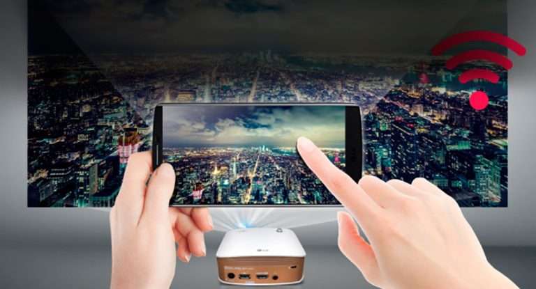 Como conectar o celular no projetor sem usar fios - Eletrônicos na Palma